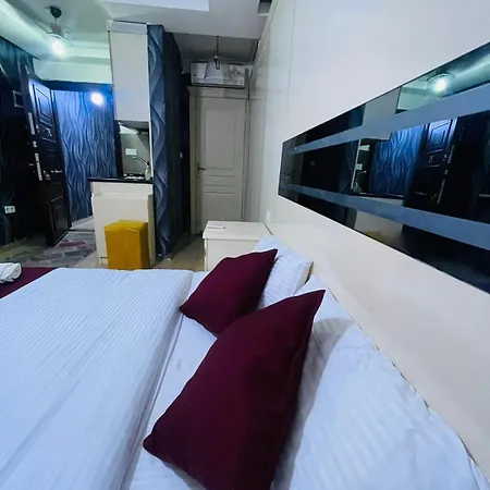 מלון Taksim Premium Gold 5*